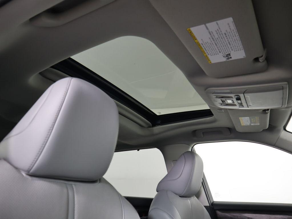 used 2021 Toyota Highlander car, priced at $35,999