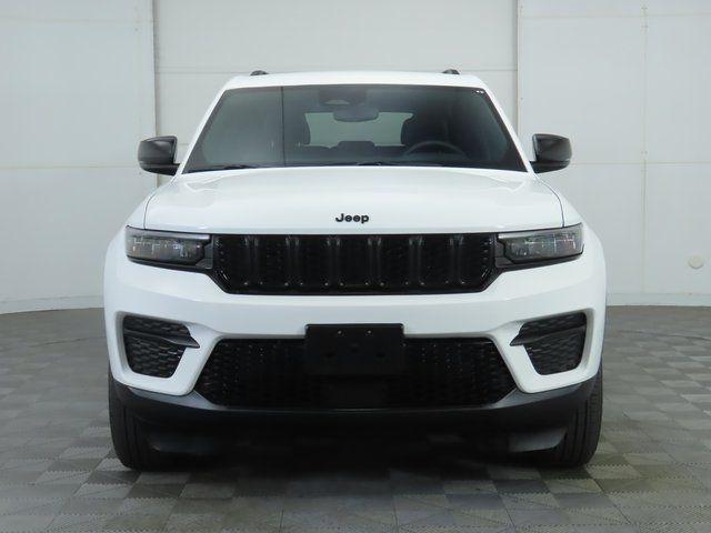 used 2024 Jeep Grand Cherokee car, priced at $30,998