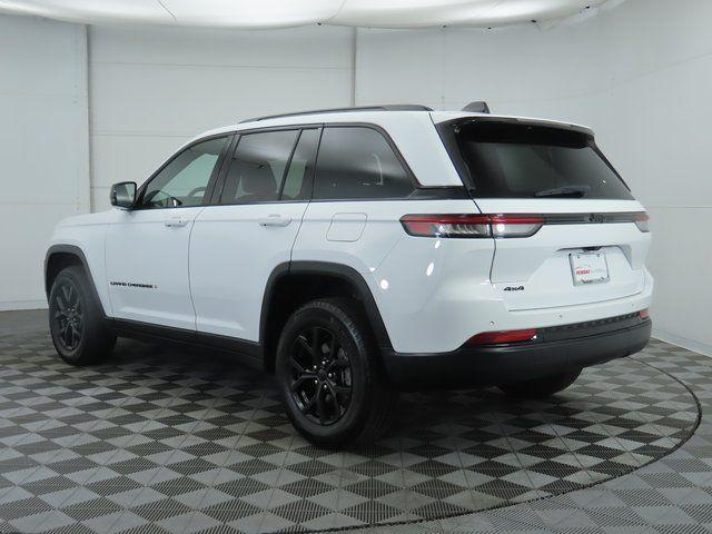 used 2024 Jeep Grand Cherokee car, priced at $30,998