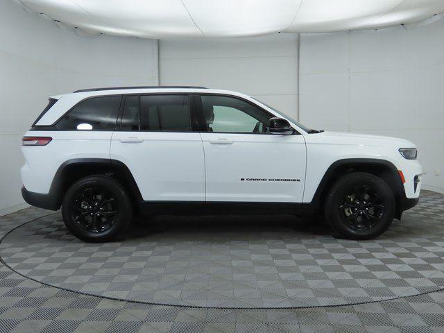 used 2024 Jeep Grand Cherokee car, priced at $30,998