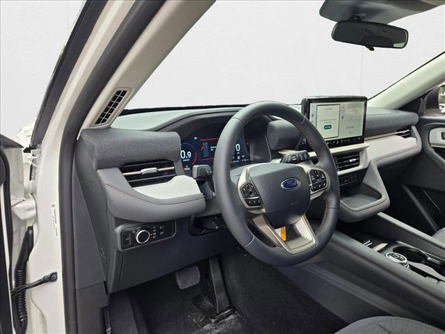 new 2025 Ford Explorer car, priced at $40,498