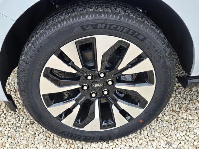 new 2025 Ford Expedition car, priced at $76,930