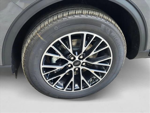 new 2025 Ford Escape PHEV car, priced at $27,617