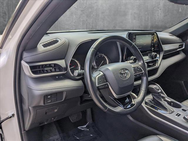 used 2022 Toyota Highlander car, priced at $33,984