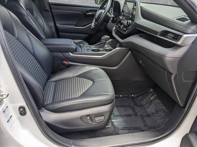 used 2022 Toyota Highlander car, priced at $33,984