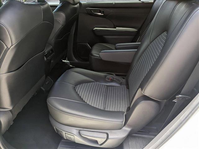 used 2022 Toyota Highlander car, priced at $33,984