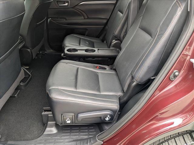 used 2019 Toyota Highlander car, priced at $27,889