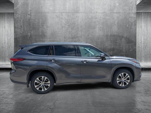 used 2021 Toyota Highlander car, priced at $24,997