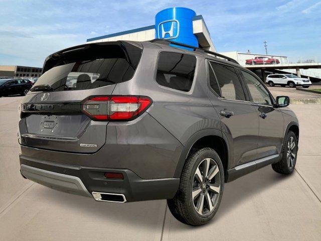 new 2025 Honda Pilot car, priced at $51,050