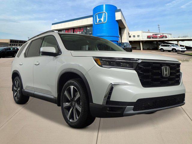 new 2025 Honda Pilot car, priced at $52,235