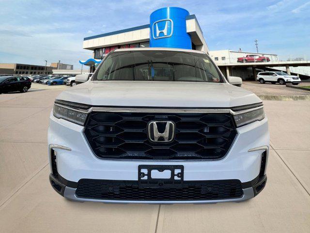 new 2025 Honda Pilot car, priced at $47,880