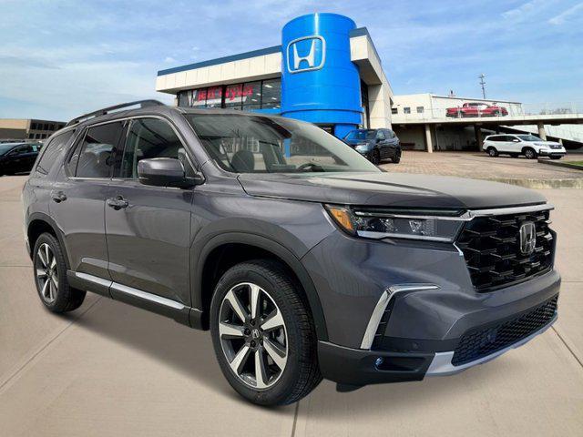 new 2025 Honda Pilot car, priced at $50,695