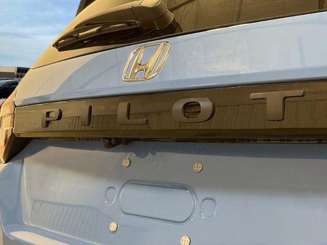 new 2025 Honda Pilot car, priced at $51,730