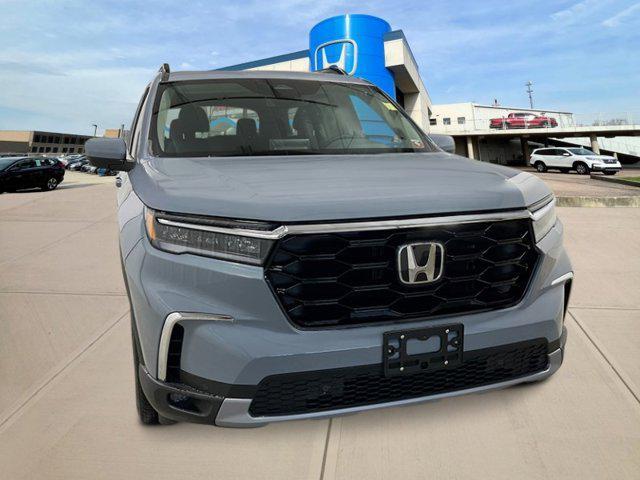 new 2025 Honda Pilot car, priced at $51,550