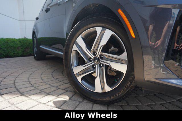 used 2022 Kia Sorento Plug-In Hybrid car, priced at $28,800