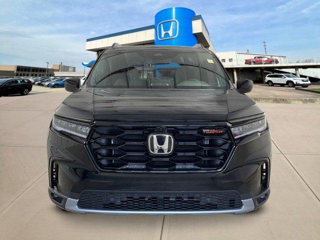 new 2025 Honda Pilot car, priced at $48,175