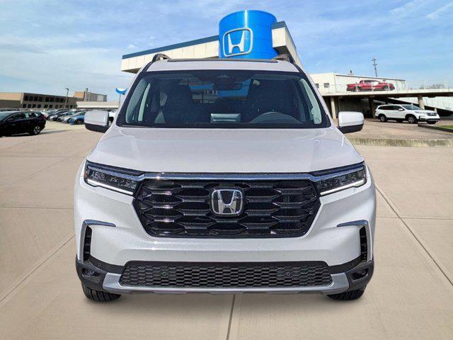 new 2025 Honda Pilot car, priced at $49,881