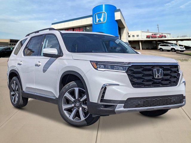 new 2025 Honda Pilot car, priced at $49,881