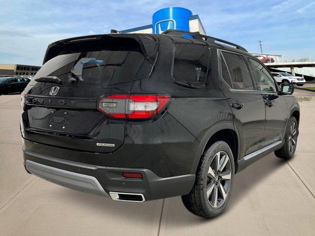 new 2025 Honda Pilot car, priced at $51,050