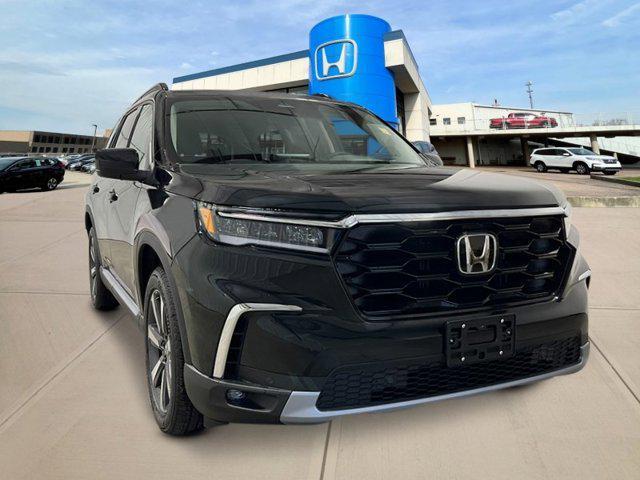 new 2025 Honda Pilot car, priced at $51,050