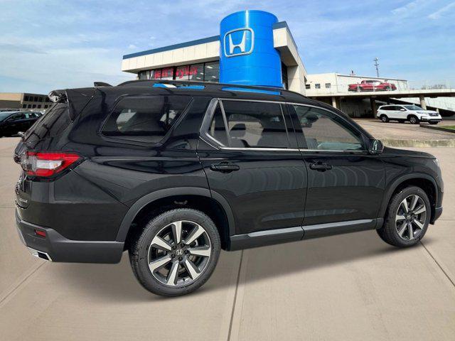 new 2025 Honda Pilot car, priced at $51,050