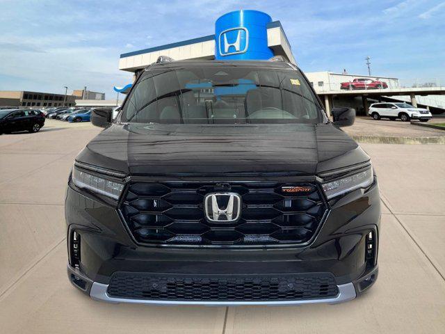 new 2025 Honda Pilot car, priced at $50,795