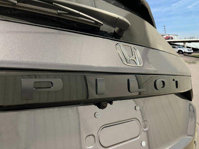 new 2025 Honda Pilot car, priced at $51,095