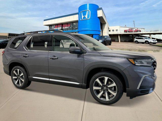 new 2025 Honda Pilot car, priced at $51,095