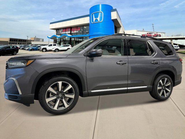 new 2025 Honda Pilot car, priced at $51,095