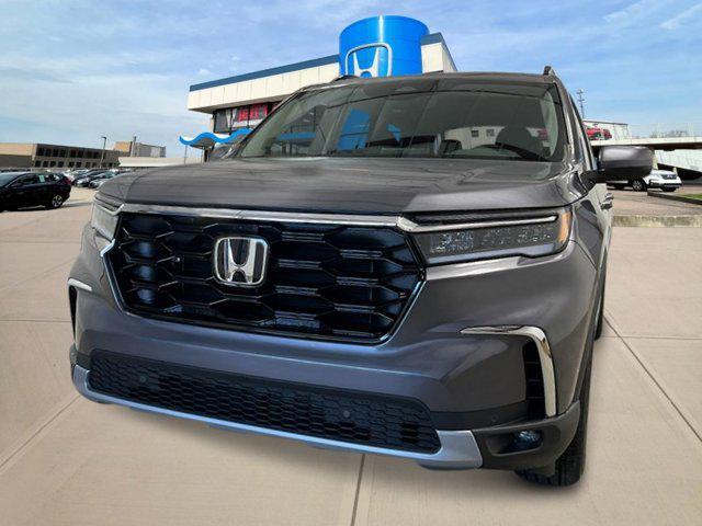 new 2025 Honda Pilot car, priced at $51,095