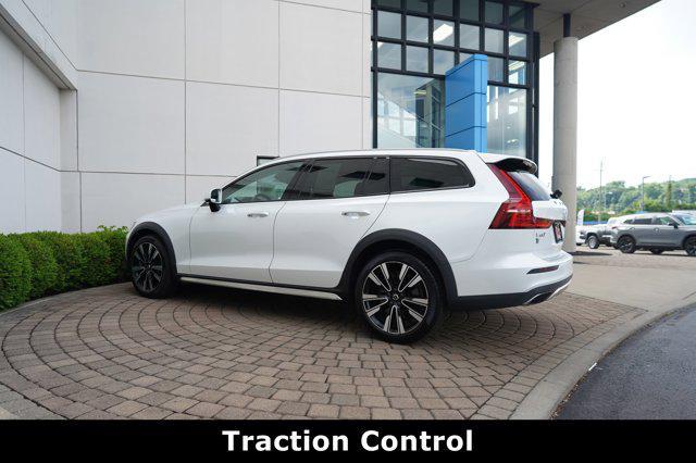 used 2020 Volvo V60 Cross Country car, priced at $25,680