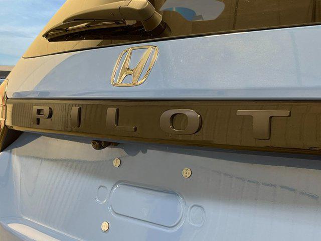 new 2025 Honda Pilot car, priced at $49,320