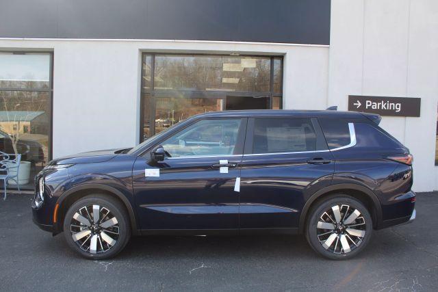 new 2025 Mitsubishi Outlander car, priced at $37,085
