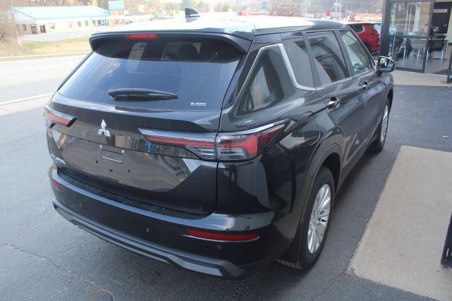 new 2025 Mitsubishi Outlander car, priced at $29,940
