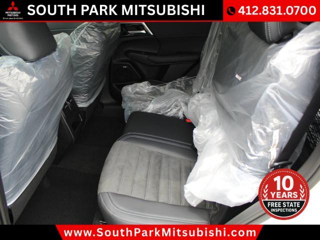 new 2025 Mitsubishi Outlander car, priced at $33,645