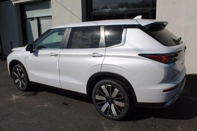 new 2025 Mitsubishi Outlander car, priced at $37,810