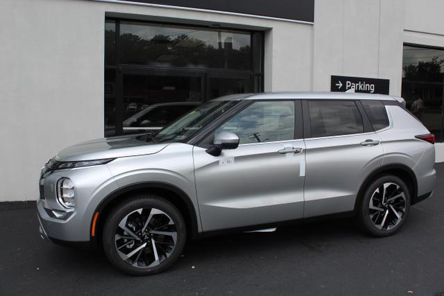 new 2024 Mitsubishi Outlander car, priced at $29,420