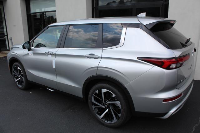 new 2024 Mitsubishi Outlander car, priced at $29,420