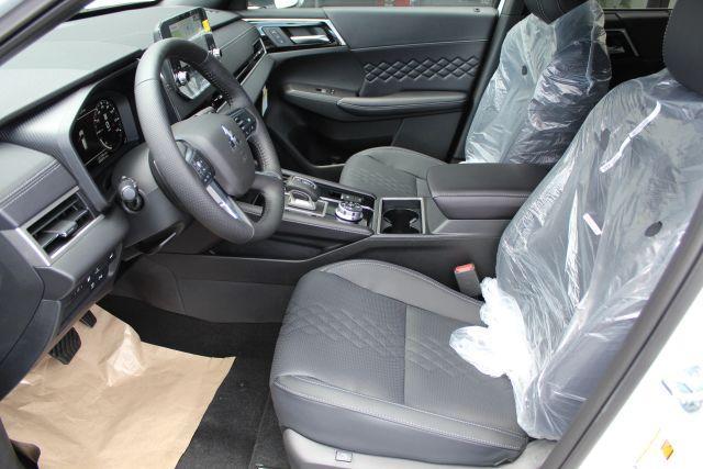 new 2025 Mitsubishi Outlander PHEV car, priced at $41,825