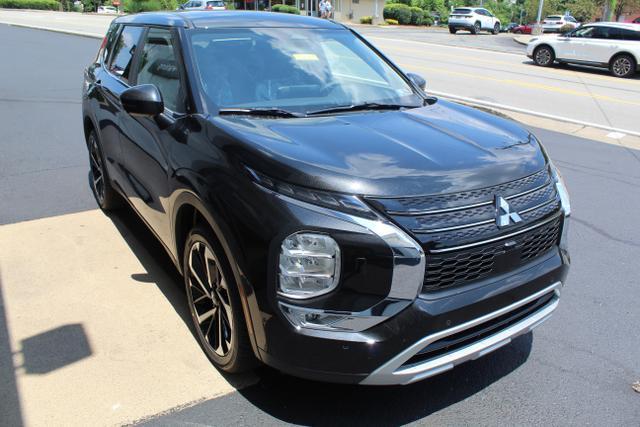 new 2024 Mitsubishi Outlander car, priced at $30,525