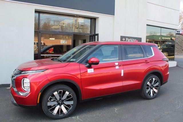 new 2025 Mitsubishi Outlander car, priced at $37,105