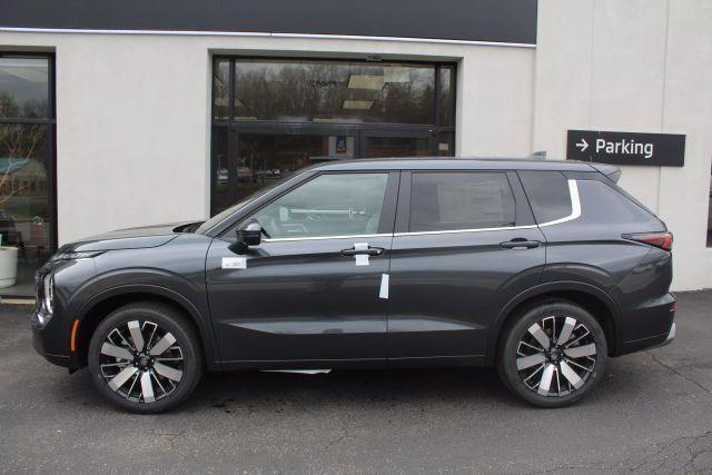 new 2025 Mitsubishi Outlander car, priced at $37,070