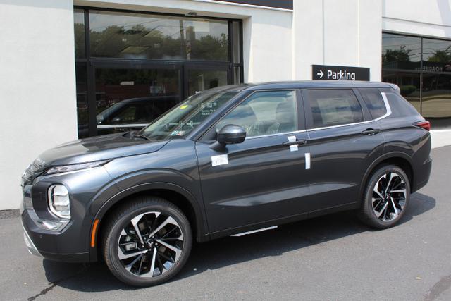 new 2024 Mitsubishi Outlander car, priced at $31,800