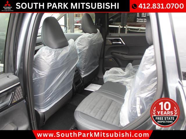 new 2025 Mitsubishi Outlander car, priced at $37,215