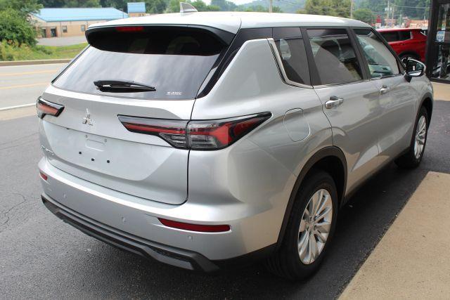 new 2025 Mitsubishi Outlander car, priced at $31,205