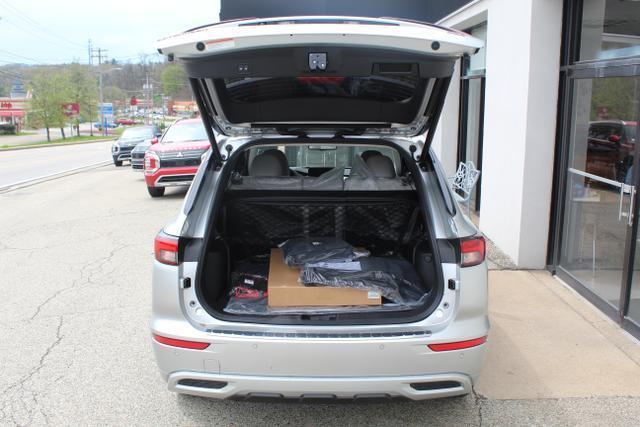 new 2024 Mitsubishi Outlander car, priced at $33,335