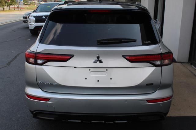 new 2024 Mitsubishi Outlander car, priced at $35,905