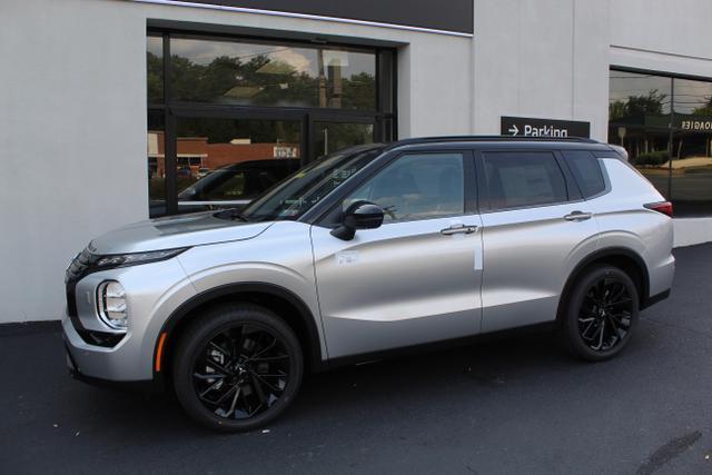 new 2024 Mitsubishi Outlander car, priced at $35,905