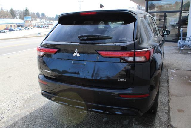 new 2024 Mitsubishi Outlander car, priced at $31,505