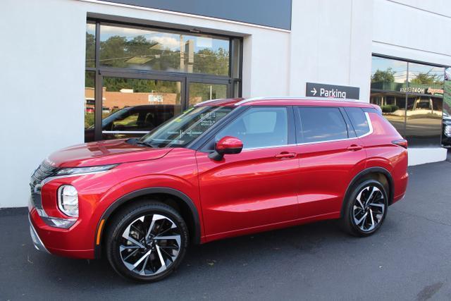 new 2024 Mitsubishi Outlander car, priced at $30,015